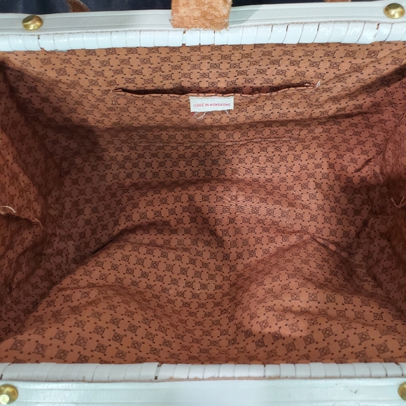 Vintage White Wicker Purse Leather Handles & Accents Made in Hong Kong - Picture 12 of 16